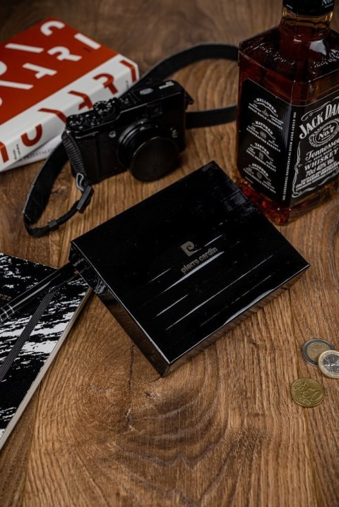  Pionowy, Zgrabny Portfel Męski Z Dobrej Jakości Skóry Naturalnej Pierre Cardin