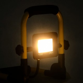  Reflektor LED z uchwytem, 10 W Lumarko!