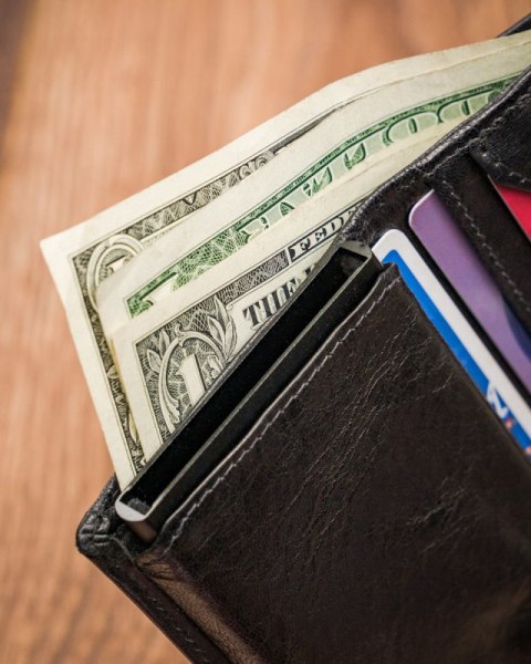 Mały, skórzany portfel z ochroną RFID Stop — Always Wild