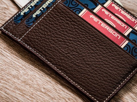 Skórzane etui na dokumenty i banknoty — Peterson