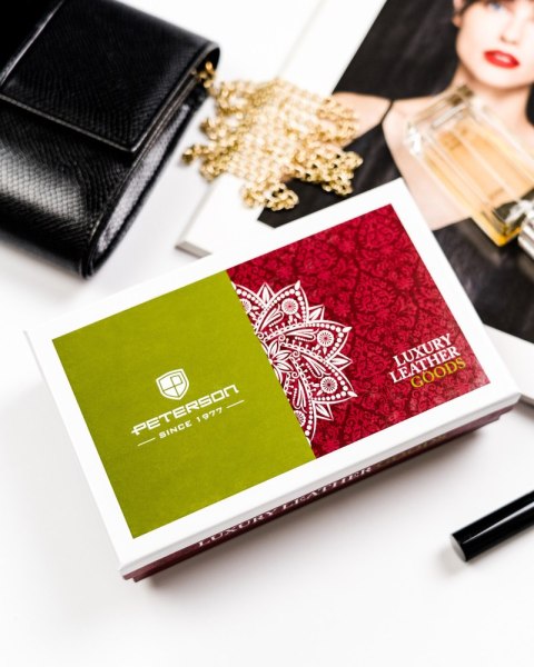  Lakierowany Portfel Damski Z Motywem Krokodylej Skóry!