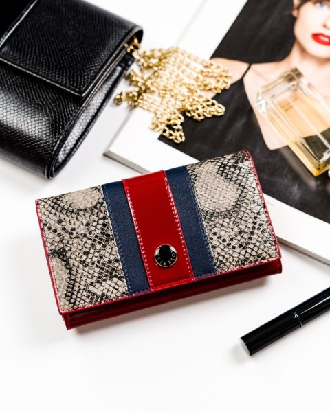 Skórzany portfel damski z motywem wężowej skóry — Peterson