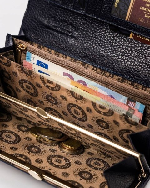 Lakierowany portfel w klasycznym kolorze — Peterson