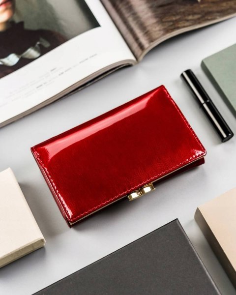 Portfel damski z lakierowanej skóry naturalnej — Rovicky Lumarko!