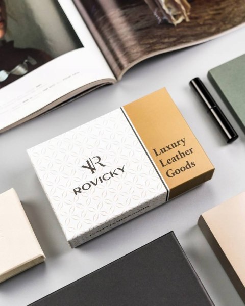 Portfel damski z lakierowanej skóry naturalnej — Rovicky Lumarko!