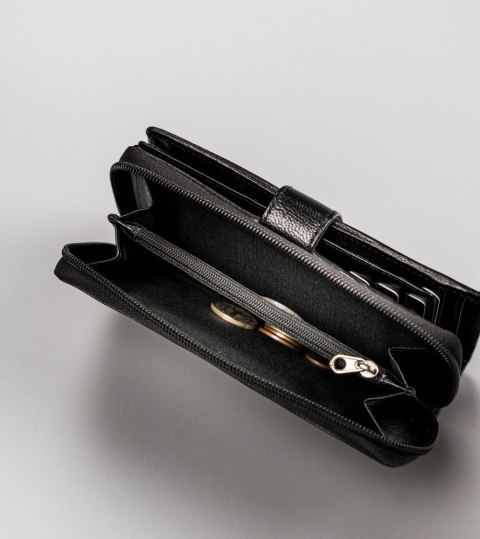 Pionowy portfel damski ze skóry naturalnej — Peterson Lumarko!