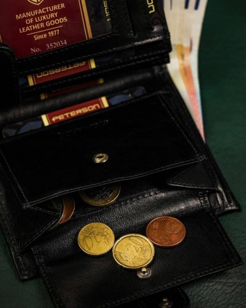 Skórzany portfel męski zapinany na zatrzask — Peterson Lumarko!