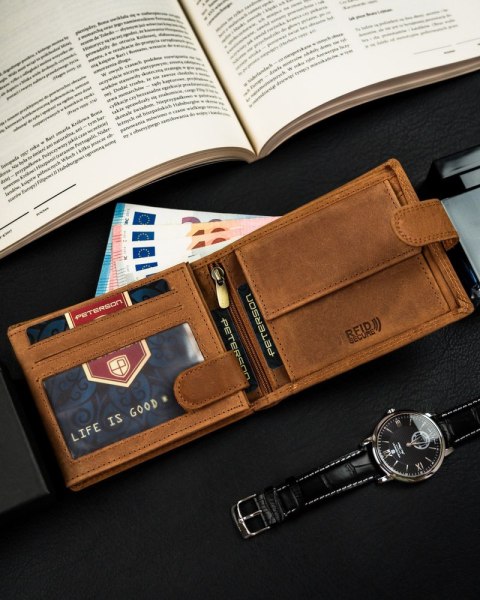 Poziomy portfel męski ze skóry naturalnej, system RFID Protect — Peterson Lumarko!