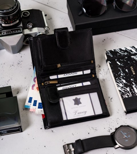 Elegancki portfel męski z wysokojakościowej skóry naturalnej — Rovicky Lumarko!