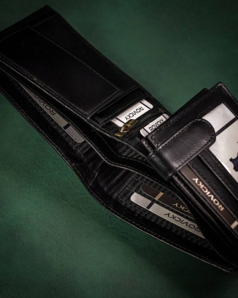 Elegancki, skórzany portfel męski bez zapięcia zewnętrznego — Rovicky Lumarko!