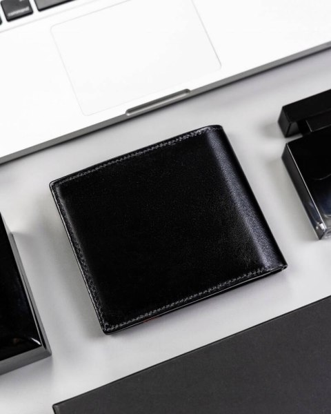 Elegancki, skórzany portfel męski Lumarko!