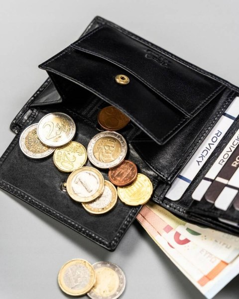 Elegancki, skórzany portfel męski Lumarko!