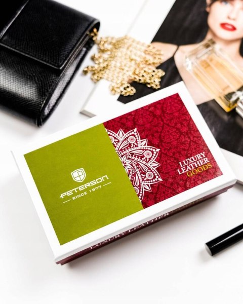 Czerwony skórzany portfel damski z klapką — Peterson