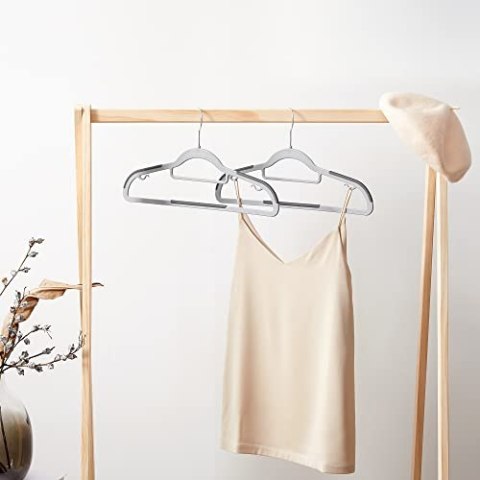 Zestaw 30 wieszaków z ubrania, nie poślizgowe plastikowe wieszaki, wieszaki na płaszcz, o grubości 0,5 cm, 42 cm długości, srebr