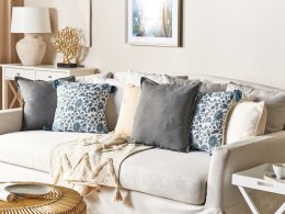 Bawełniana poduszka dekoracyjna w kwiaty z frędzlami 45 x 45 cm biało-niebieska RUMEX Lumarko!
