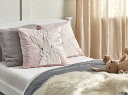 2 welurowe poduszki dekoracyjne haftowane w królika 45 x 45 cm różowe IBERIS Lumarko!