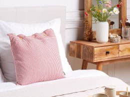 Bawełniana poduszka dekoracyjna w paski 45 x 45 cm czerwono-biała AALITA Lumarko!