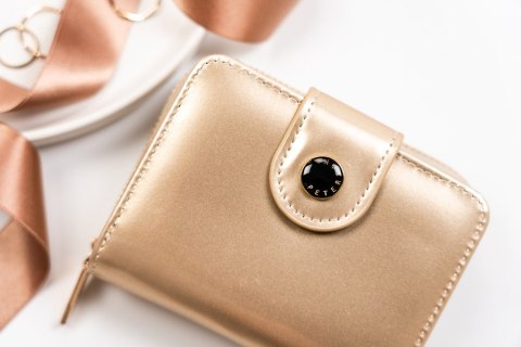 Mały Portfel Damski Ze Skóry Ekologicznej Na Zatrzask I Suwak Lumarko!