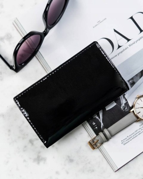 Skórzany portfel damski średnich rozmiarów Lumarko!