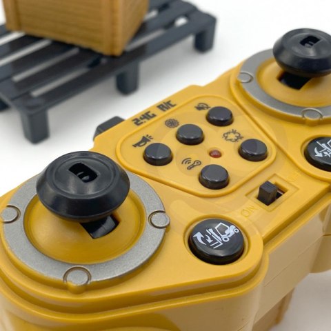 Zdalnie Sterowany Wózek Widłowy 2w1 Dźwig RC - Skala 1:24 Lumarko!