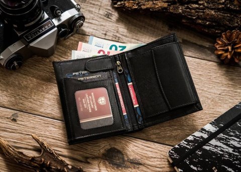 Czarny, pionowy portfel męski ze skóry naturalnej Lumarko!