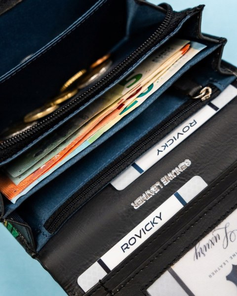 Pojemny, skórzany portfel damski na zatrzask Lumarko!