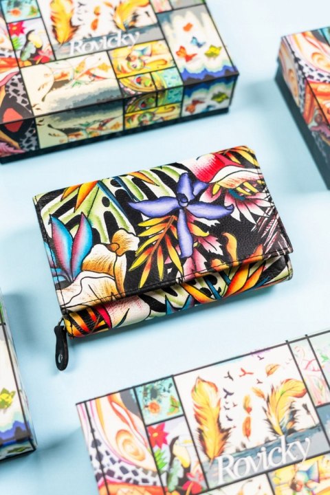 Pojemny, skórzany portfel damski na zatrzask Lumarko!