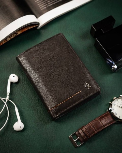 Pionowy portfel męski ze skóry naturalnej Lumarko!