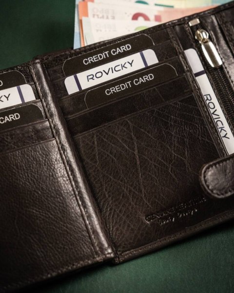 Pionowy portfel męski ze skóry naturalnej Lumarko!