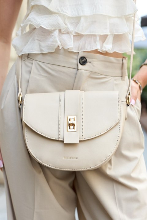 Listonoszka w kształcie podkówki ze skóry ekologicznej Lumarko!