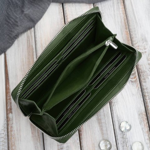 Ciemnozielony portfel damski skórzany z tłoczeniem kwiatowym RFID Paolo Peruzzi AL-13-GB