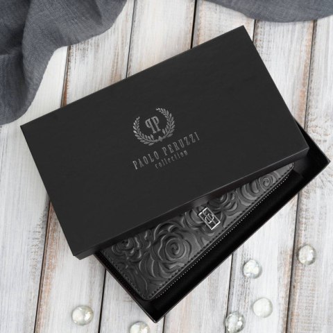 Czarny portfel damski ze skóry naturalnej w kwiaty Paolo Peruzzi AL-13-BL