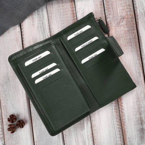 Portfel damski skórzany w kolorze butelkowej zieleni duży pleciony Paolo Peruzzi AY-08-GB