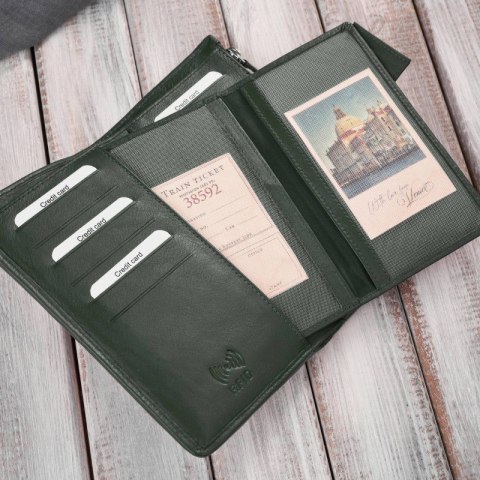 Portfel damski skórzany w kolorze butelkowej zieleni duży pleciony Paolo Peruzzi AY-08-GB