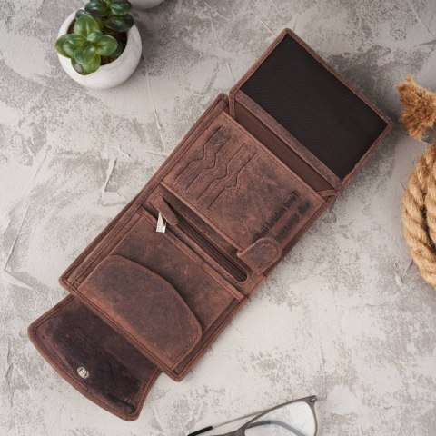 Damski brązowy skórzany portfel Paolo Peruzzi T-12-HBR