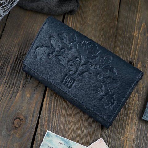 Portfel damski granatowy skórzany Paolo Peruzzi T-45-DB